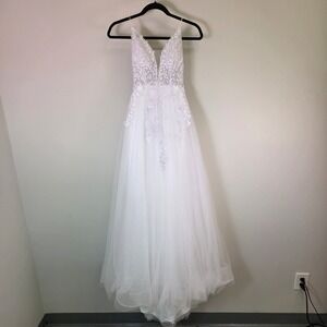White Lace Floral Embroidery Tulle Wedding Dress V-Neck Corset Back A-Line Gown